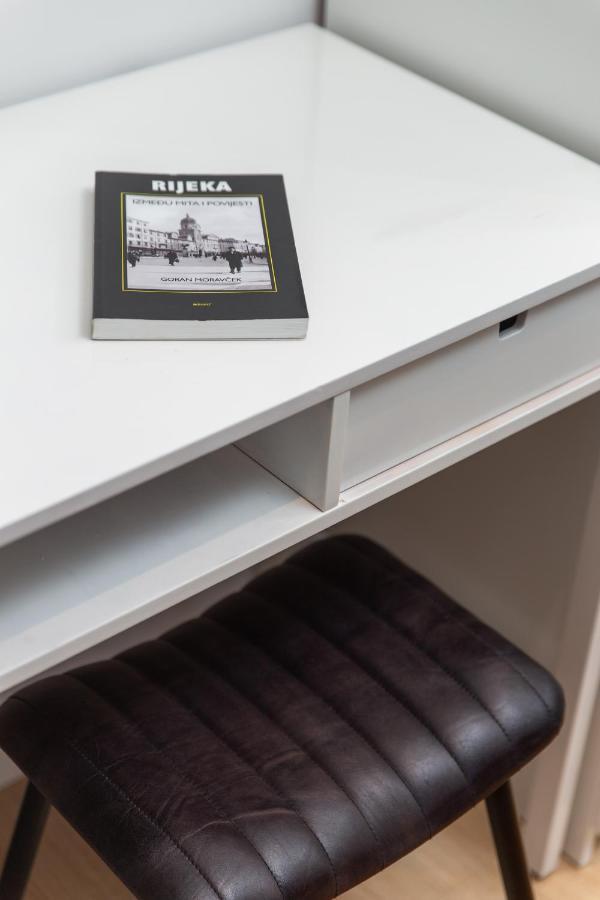 Appartement Sweet Nest Korzo à Rijeka Extérieur photo